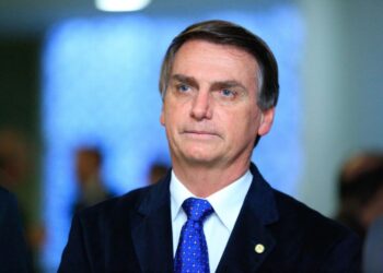 Defesa de Bolsonaro explica armas não localizadas pelo Exército