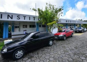 Mulher morre após ser espancada e abandonada em rua de Iranduba