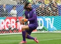 Clubes da Arábia Saudita monitoram Alisson, mas Liverpool não pretende negociar goleiro brasileiro