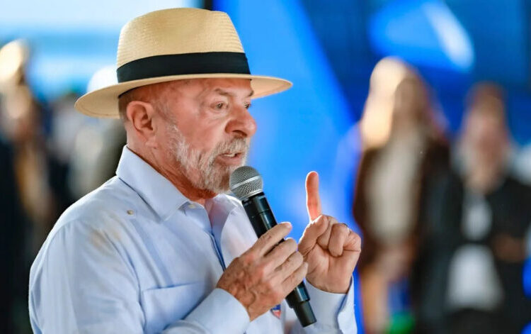 Lula diz que prótese dentária do SUS é mais tecnológica que a de Trump