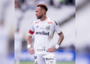 Neymar se reapresenta ao Santos e passa por exames nesta sexta