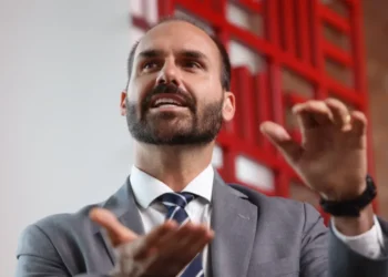 Green card não impede extradição de Eduardo Bolsonaro