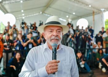 PoderData: 51% acham governo Lula melhor que Bolsonaro