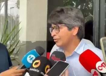 É meu único filho”, diz pai de professor esfaqueado por aluno em Manaus
